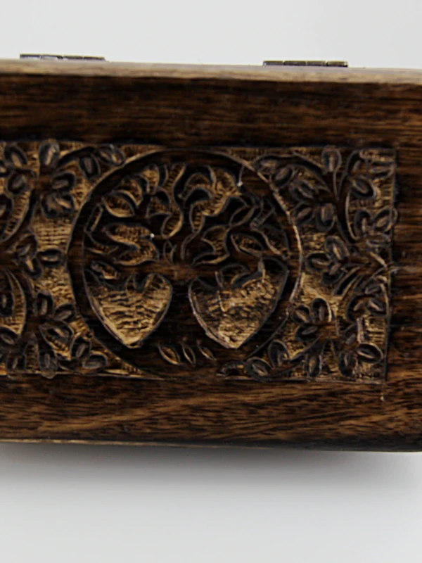 Caixa decorativa em madeira com relevo da Árvore da Vida