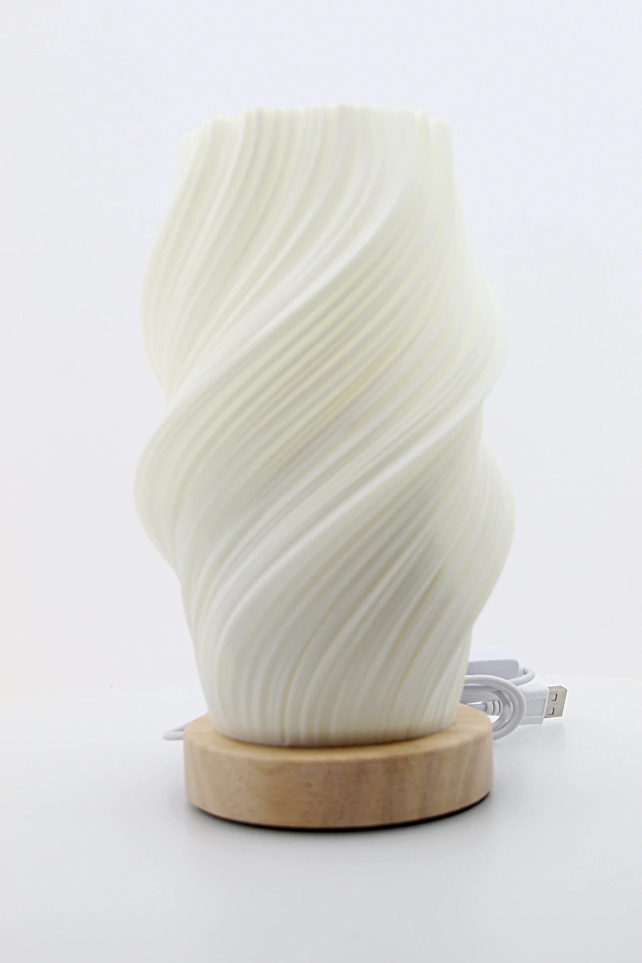 o seu formato único e moderno transmite encanto e luminosidade