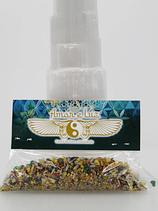 O incenso do vaticano tem propriedades energéticas e serve para defumar pessoas ou espaços