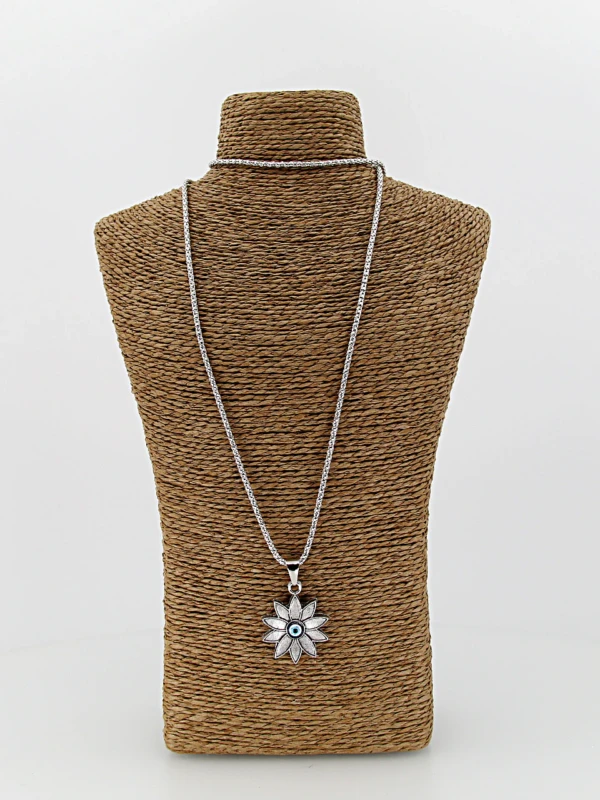 Fio com pendente de olho turco