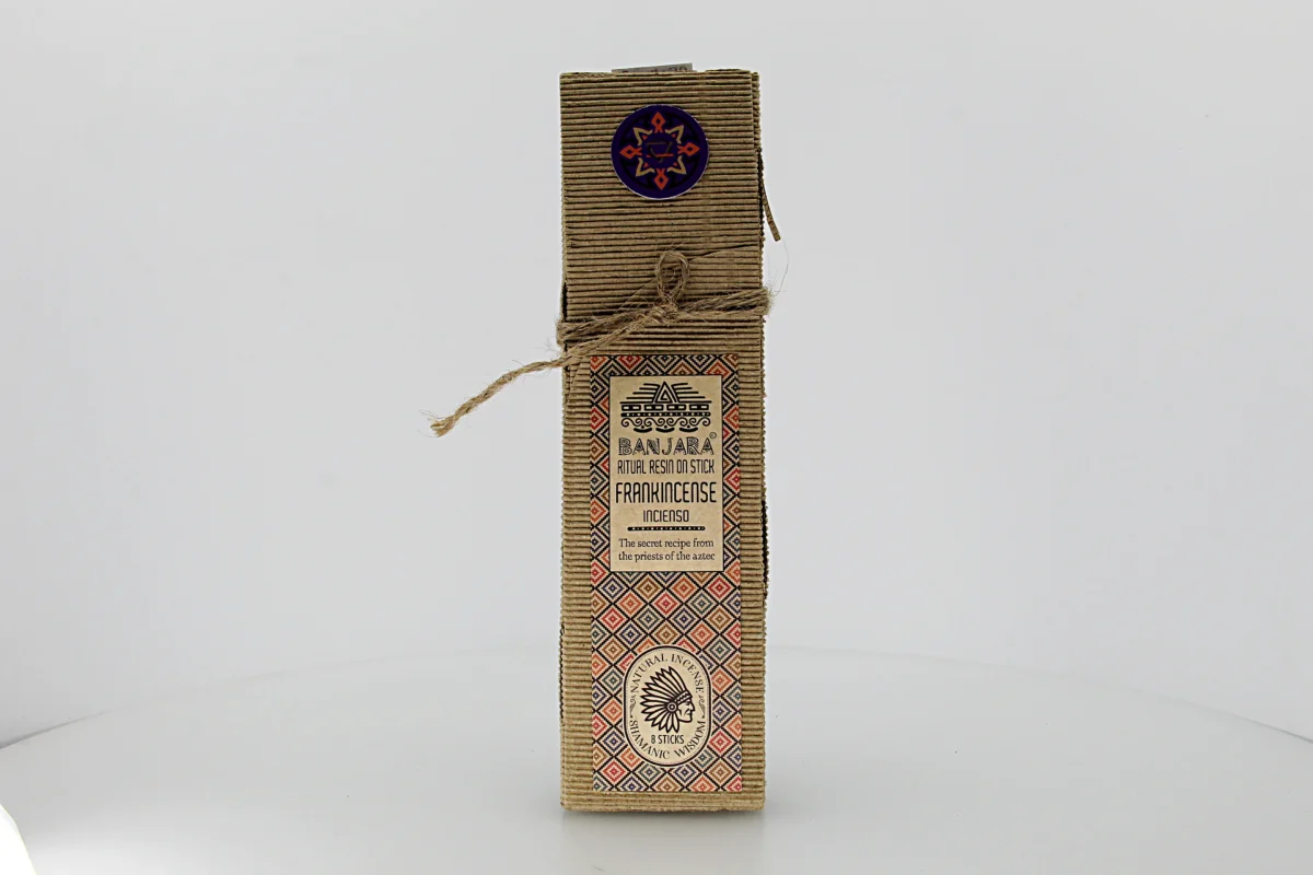 O incenso Banjara é originário da Índia e produzido artesanalmente por artesãos da comunidade tribal Banjara