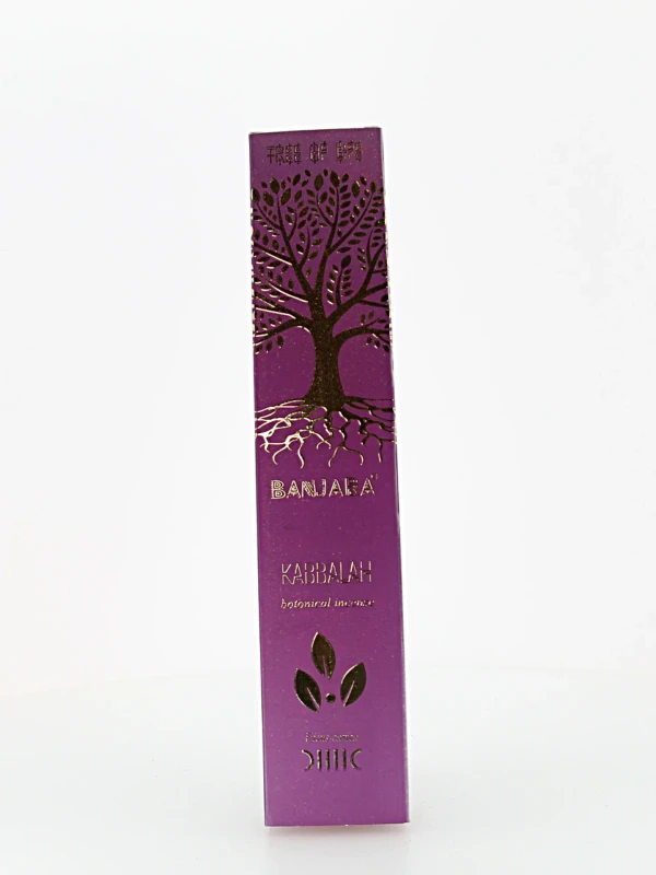 O incenso Banjara Tree of Life Baobab é originário da Índia e produzido artesanalmente por artesãos da comunidade tribal Banjara