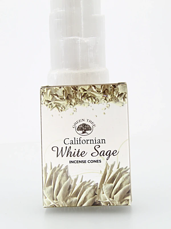 O incenso Green Tree Califórnia Sálvia Branca em cones é originário da Índia e produzido com ingredientes 100% naturais.