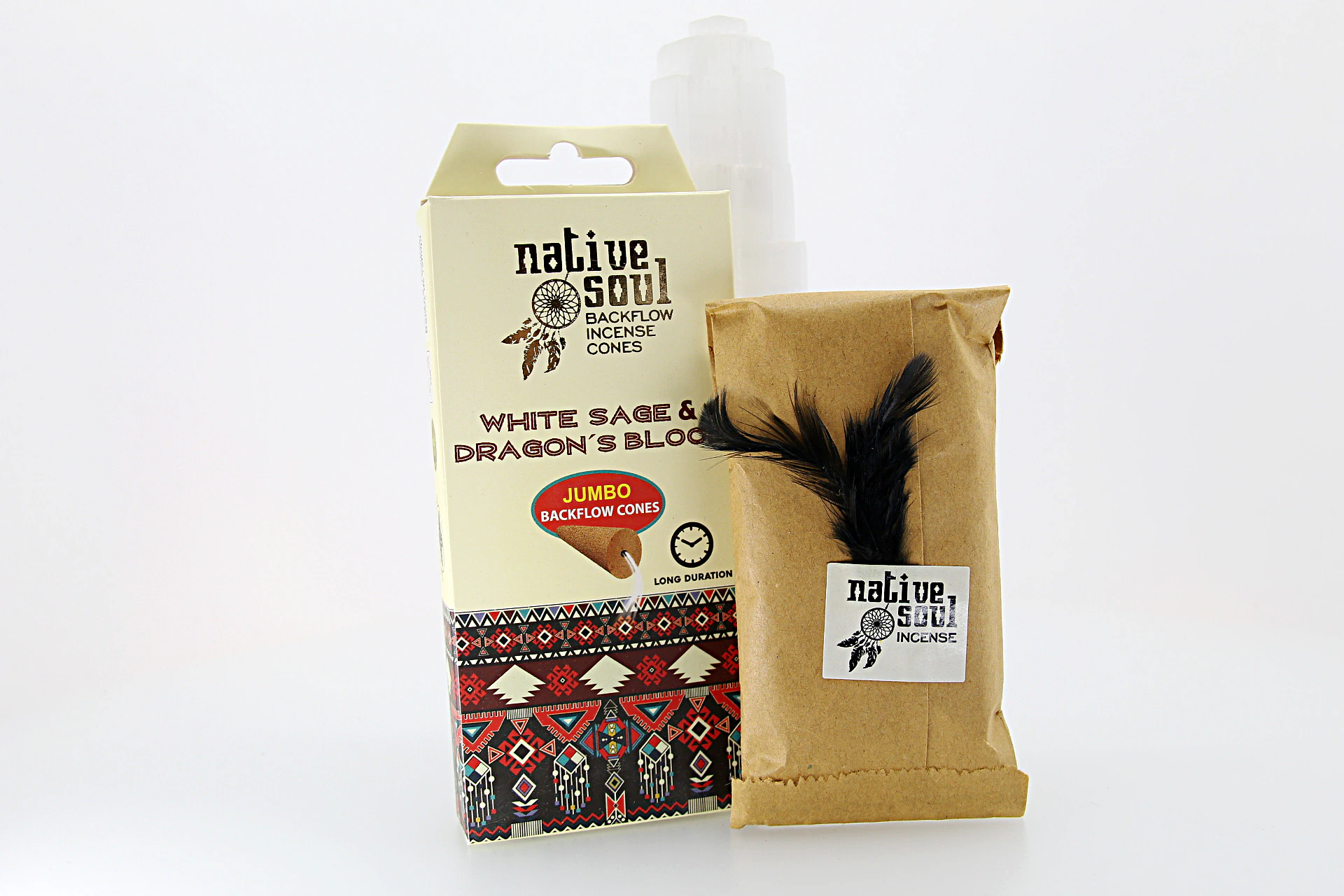 O incenso Green Tree Native Soul White Sage & Dragon’s Blood em cones backflow é originário da Índia e produzido com ingredientes 100% naturais. Combina misturas de ervas