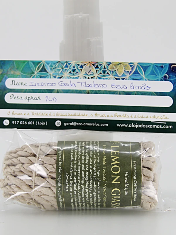 As cordas de incenso são produzidas a partir de ervas puras do Nepal