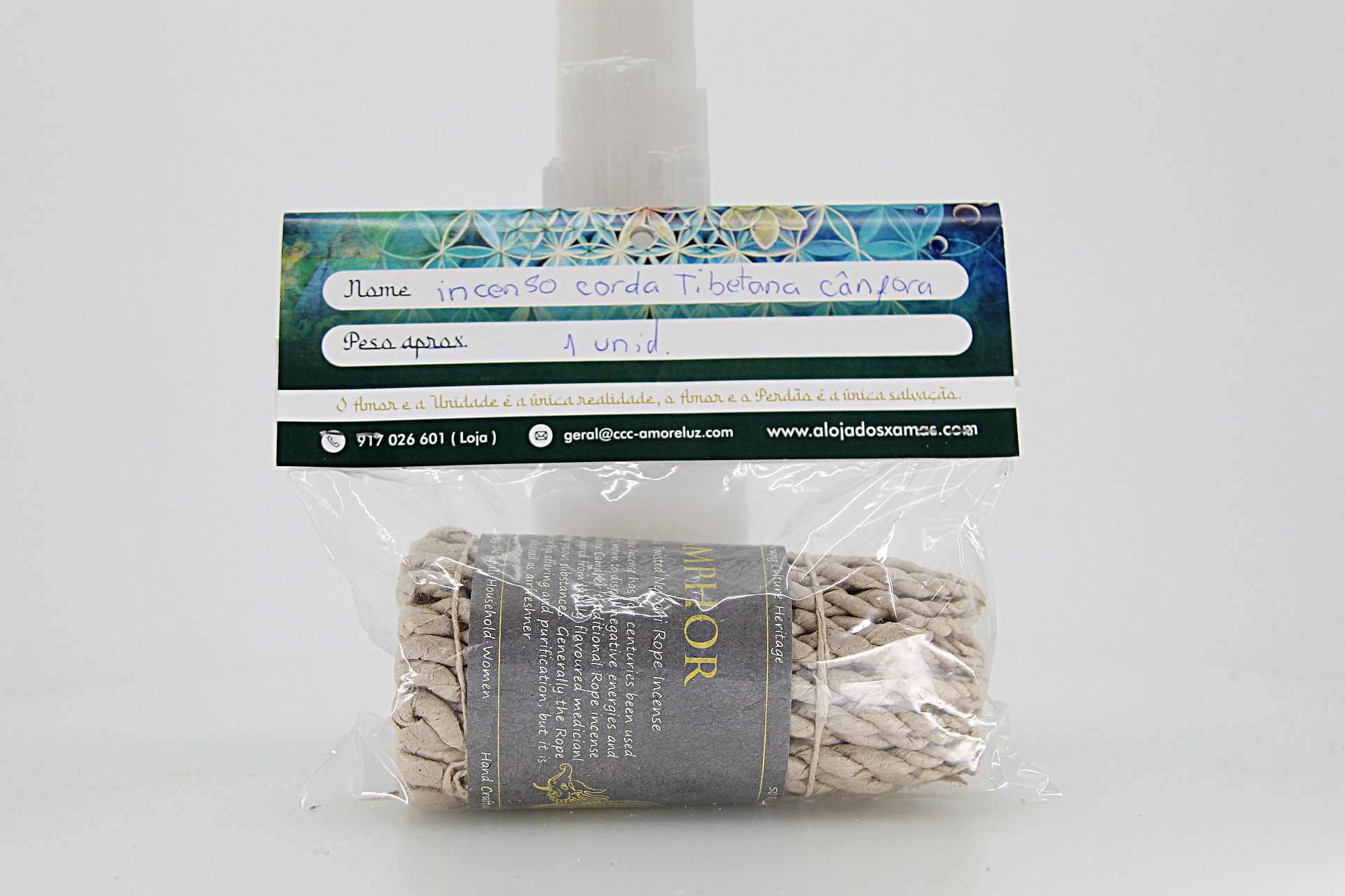 As cordas de incenso são produzidas a partir de ervas puras do Nepal