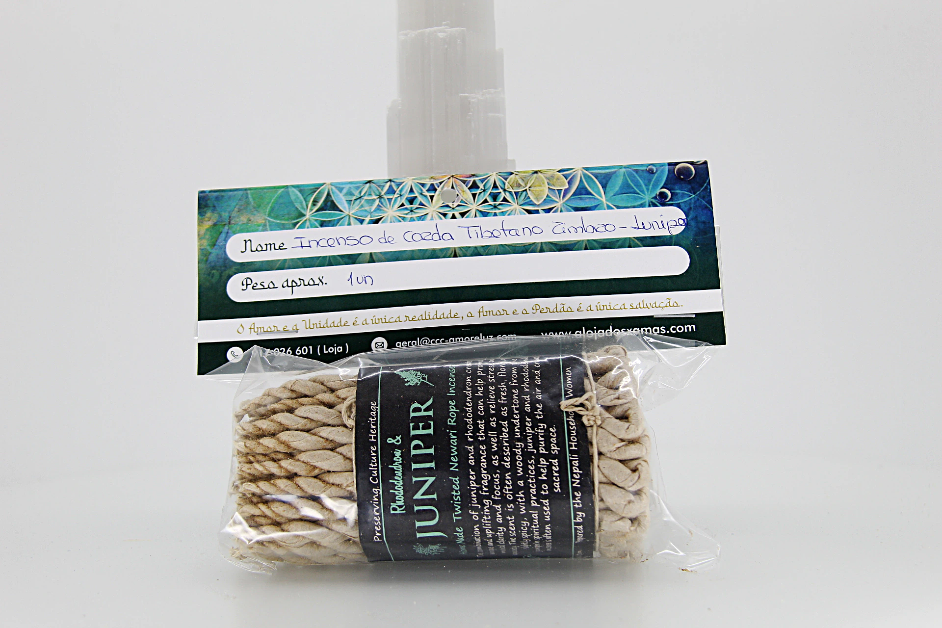 As cordas de incenso são produzidas a partir de ervas puras do Nepal