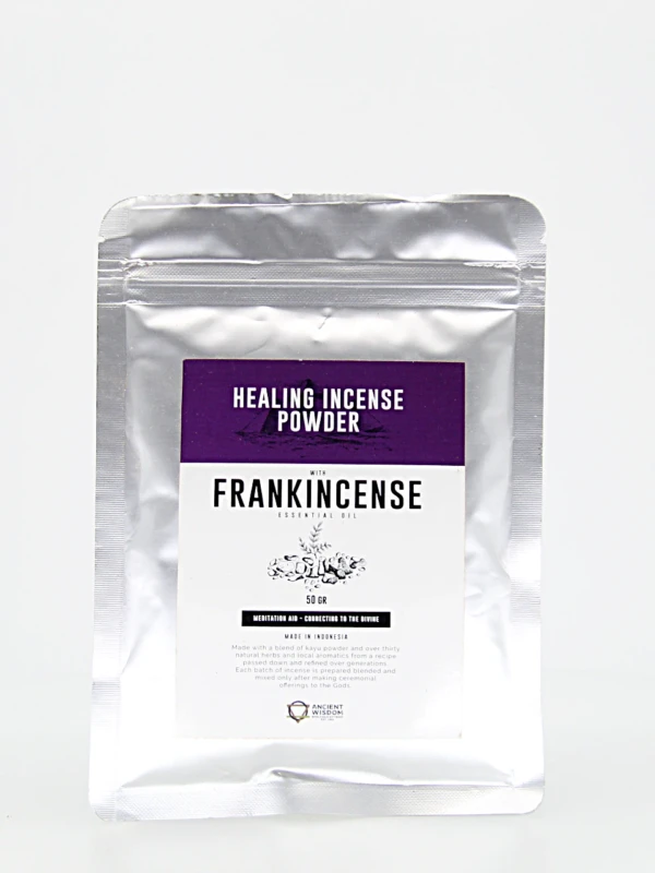 O pó de incenso curativo é proveniente da Indonesia.