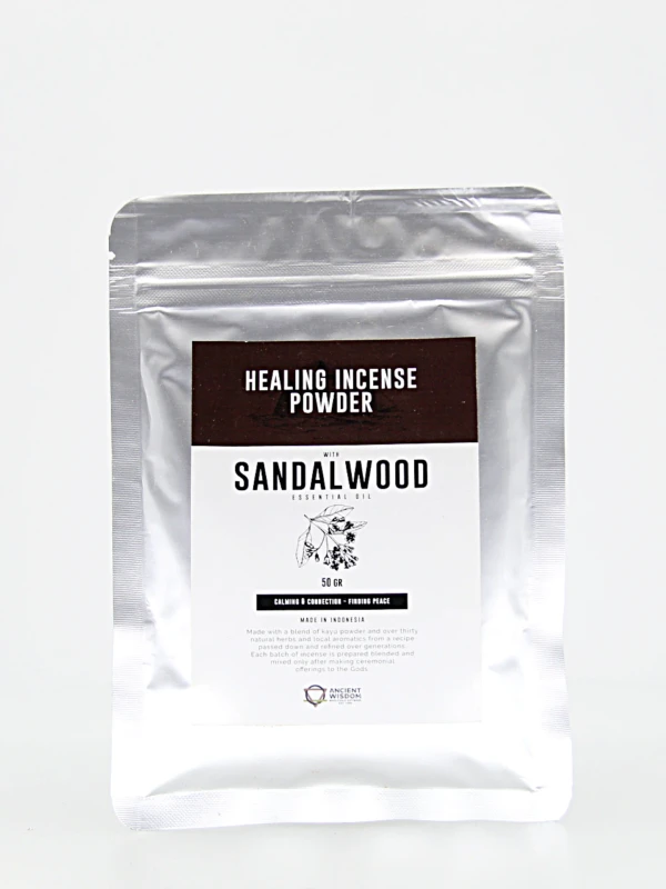 O pó de incenso curativo é proveniente da Indonesia.