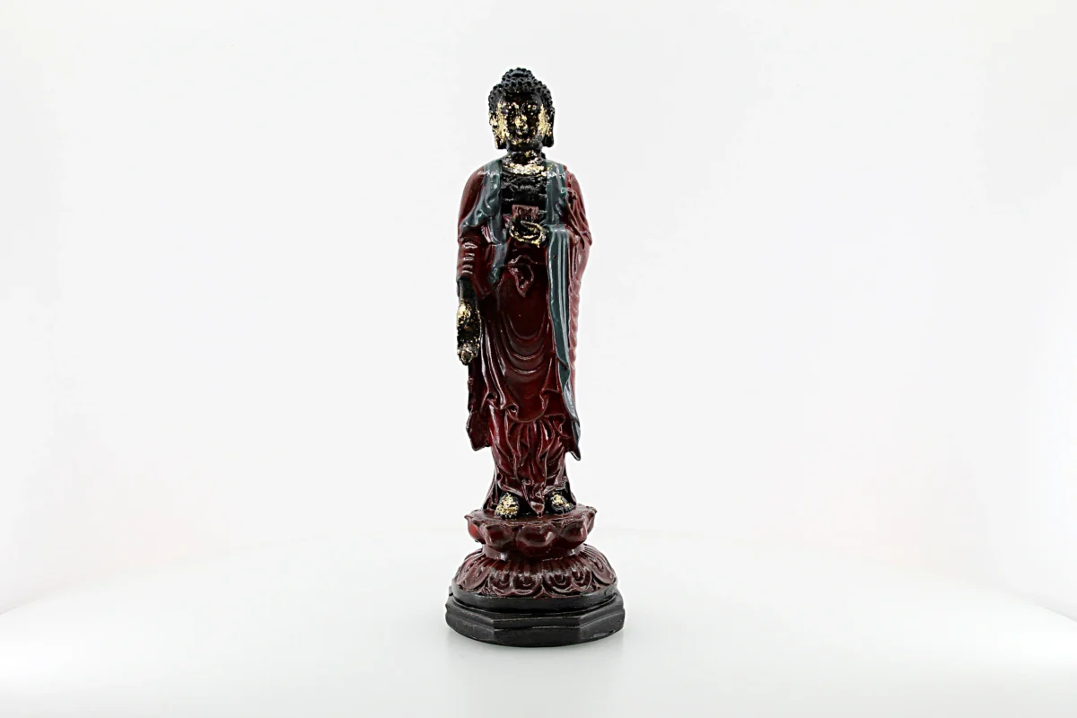 A estátua de Buda traz paz e serenidade a qualquer espaço. Simboliza sabedoria