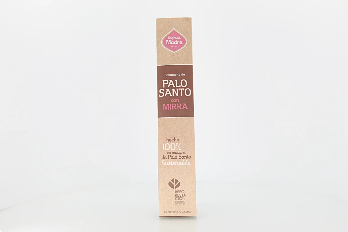 O incenso Madre Terra Pau Santo & Mirra possui um aroma envolvente e natural