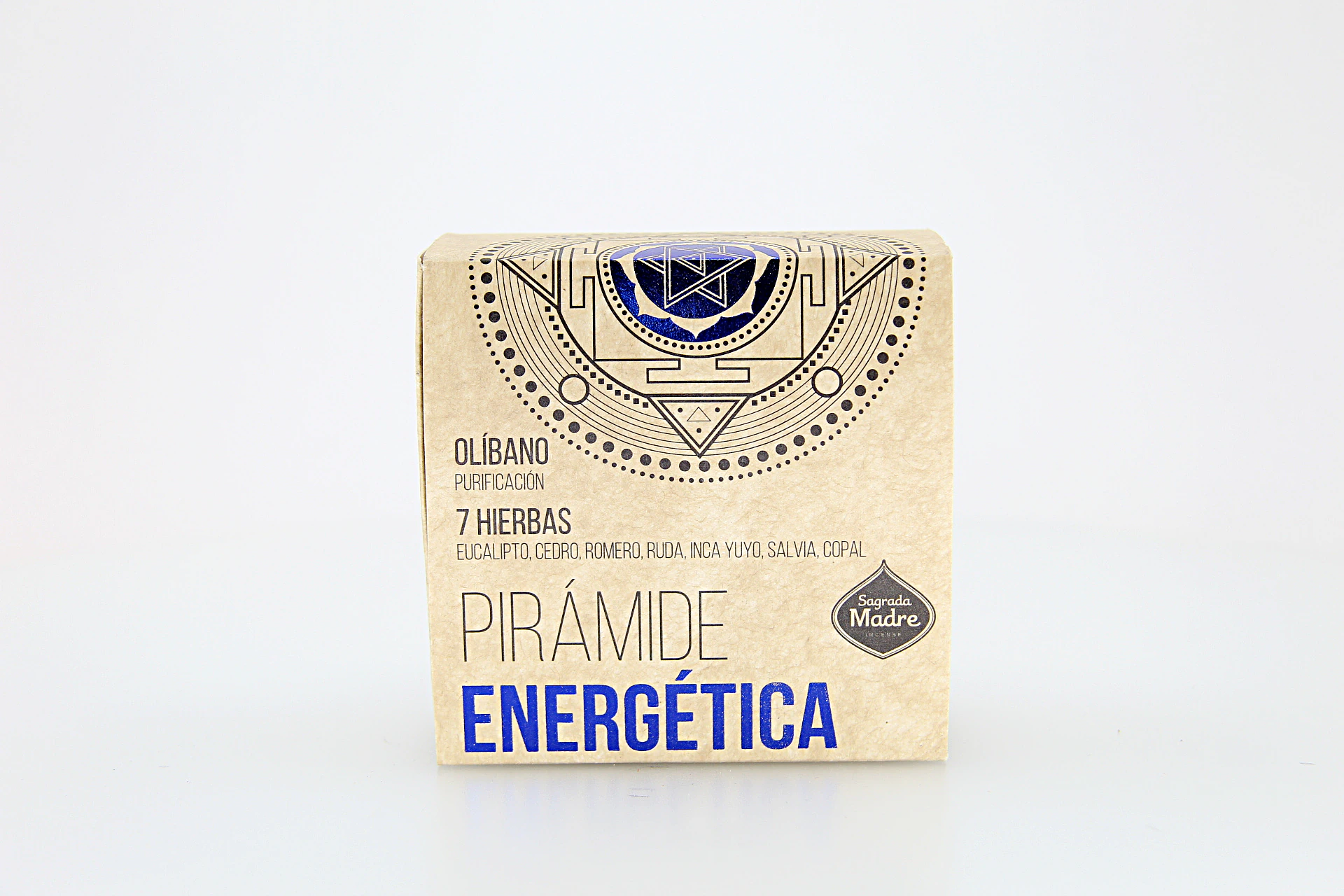 A Pirâmide Energética Olíbano & 7 Ervas é um incenso artesanal