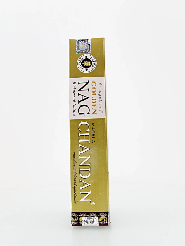 Elaborado com base em madeiras sagradas e ingredientes naturais selecionados