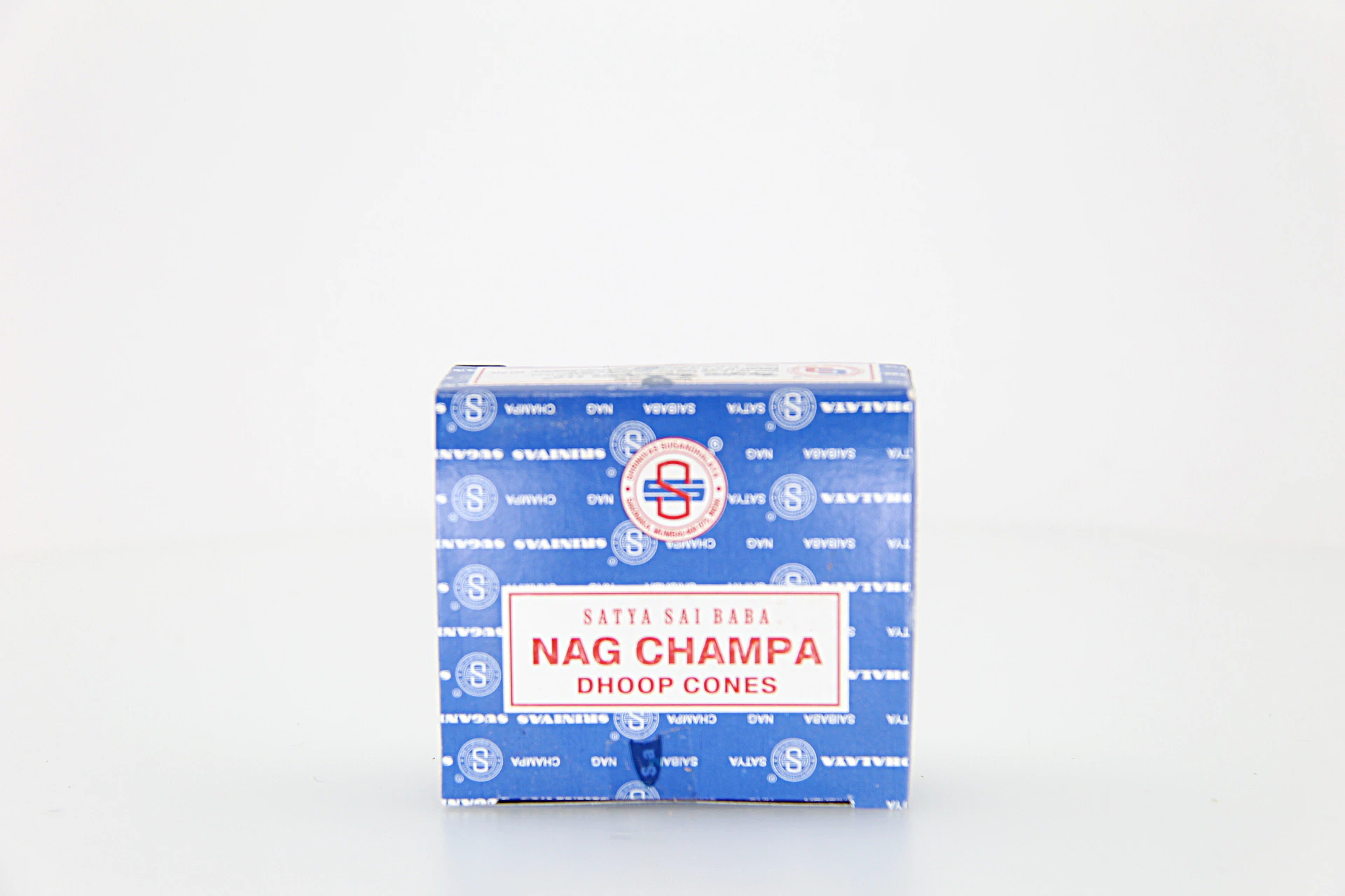 O incenso Nag Champa Azul em cones é elaborado com base em madeiras sagradas
