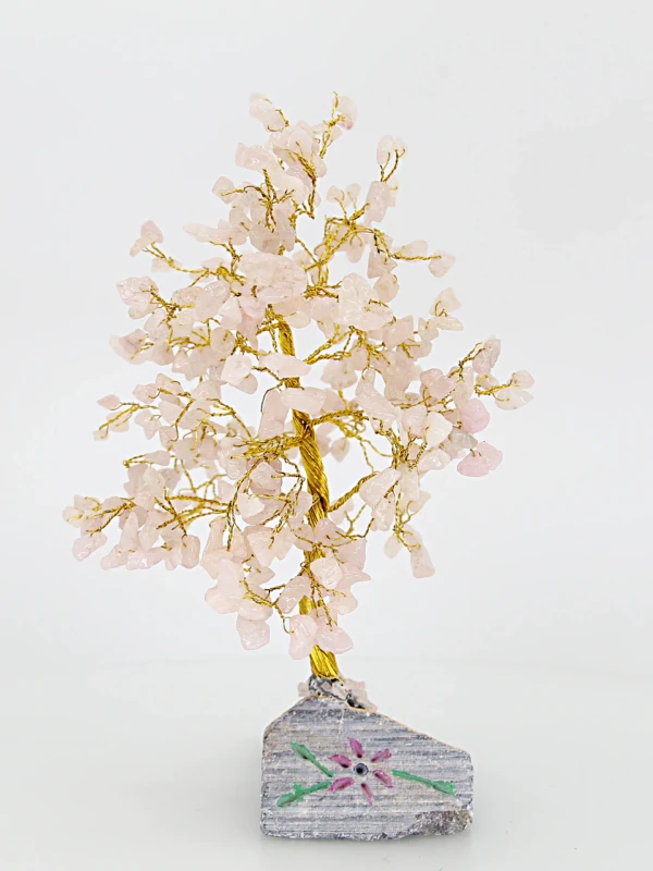 A árvore de cristal de rocha amplifica as energias positivas e purifica o ambiente