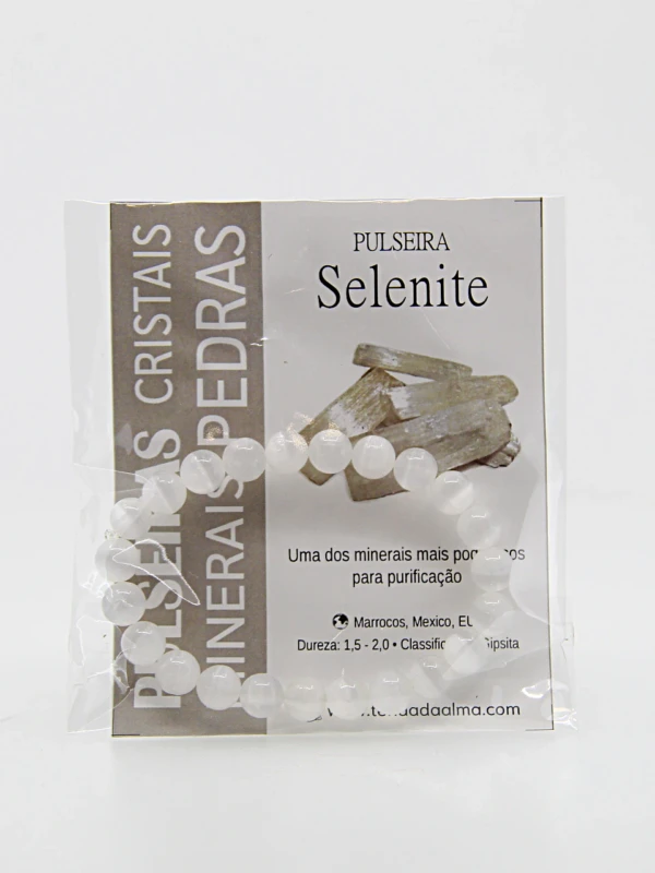 A Selenita facilita a meditação e a conexão com energias superiores.