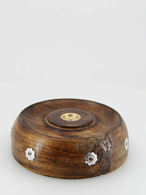 Produzido em madeira de manga