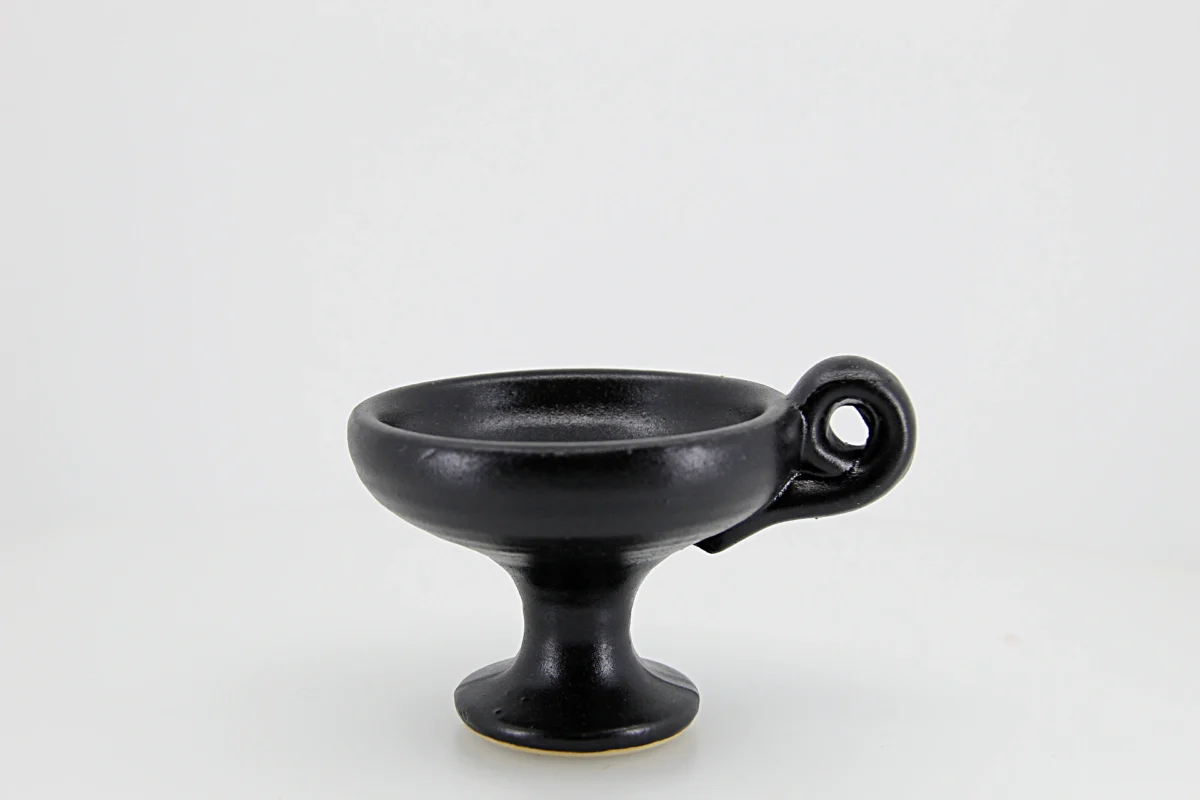 Peça em cerâmica artesanal