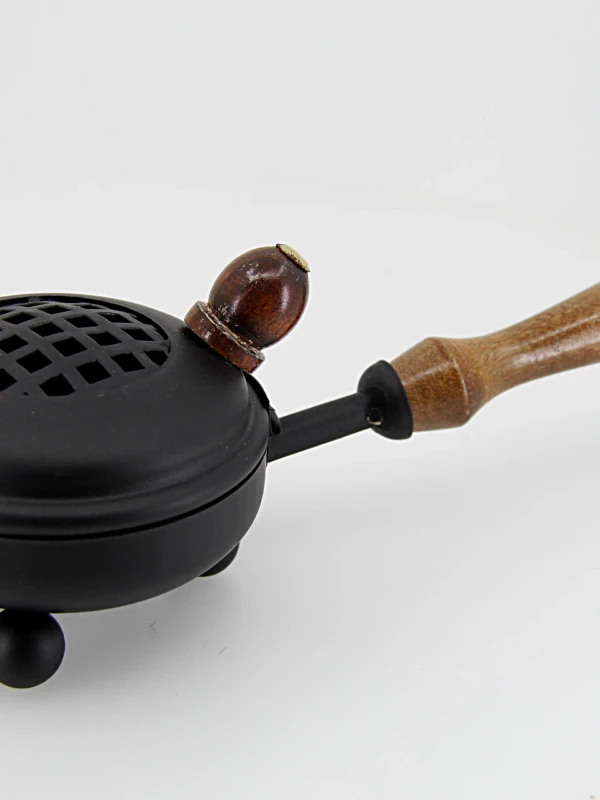 Queimador em metal disponível na core preto