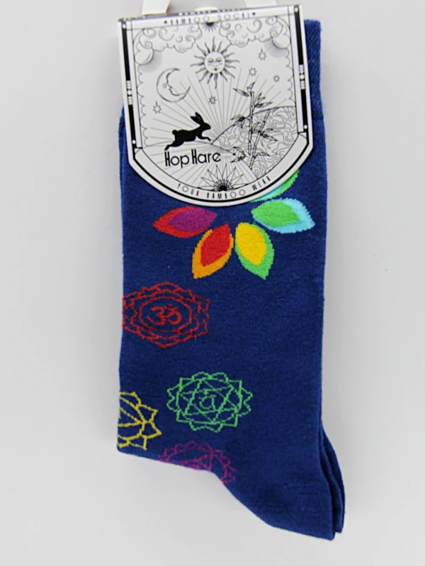 As meias de bambu são feitas de fibra de bambu e apresentam desenhos ou gráficos espirituais.