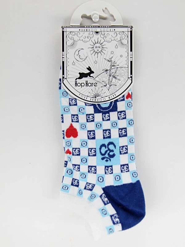 As meias de bambu são feitas de fibra de bambu e apresentam desenhos ou gráficos espirituais.