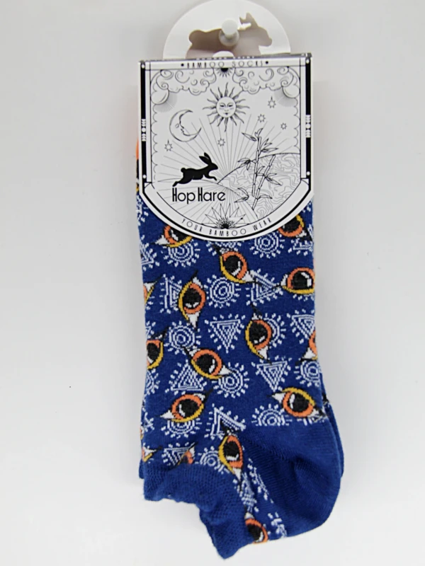 As meias de bambu são feitas de fibra de bambu e apresentam desenhos ou gráficos espirituais.