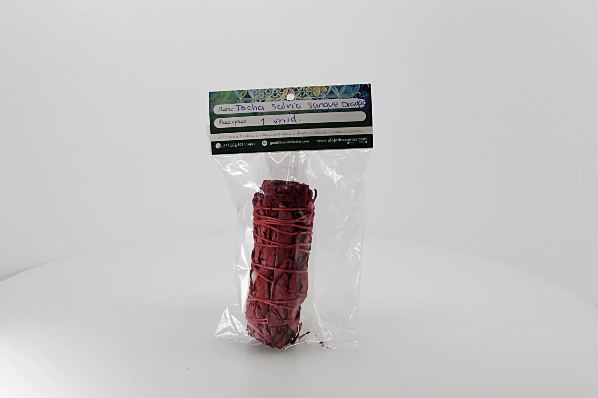 A tocha de sangue de dragão é utilizada para purificação