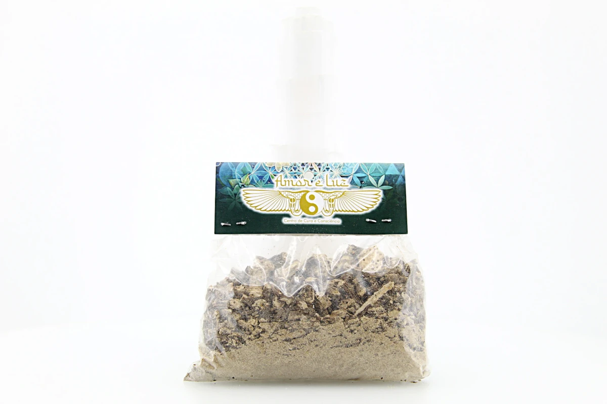 A raiz angelica é uma planta com propriedades medicinais e energeticas