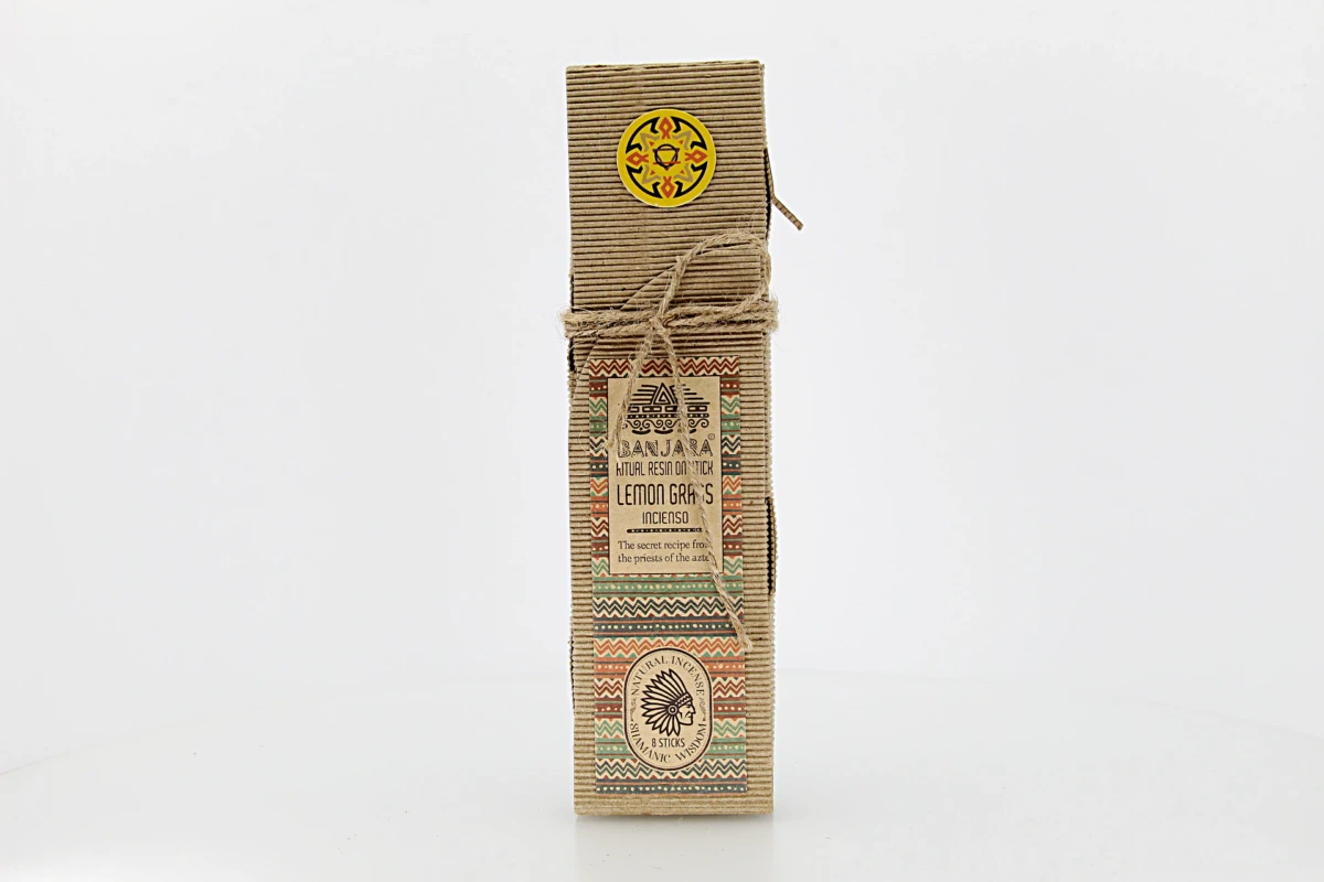 O incenso Banjara é originário da Índia e produzido artesanalmente por artesãos da comunidade tribal Banjara