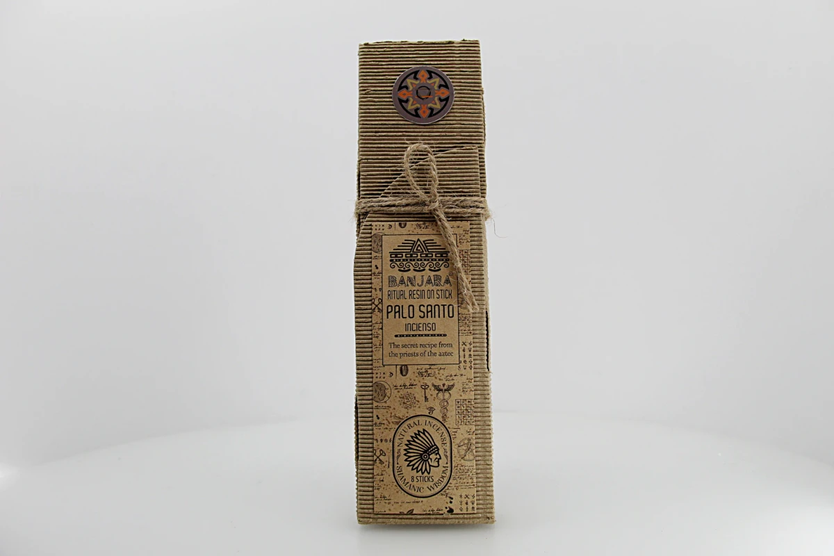 O incenso Banjara é originário da Índia e produzido artesanalmente por artesãos da comunidade tribal Banjara