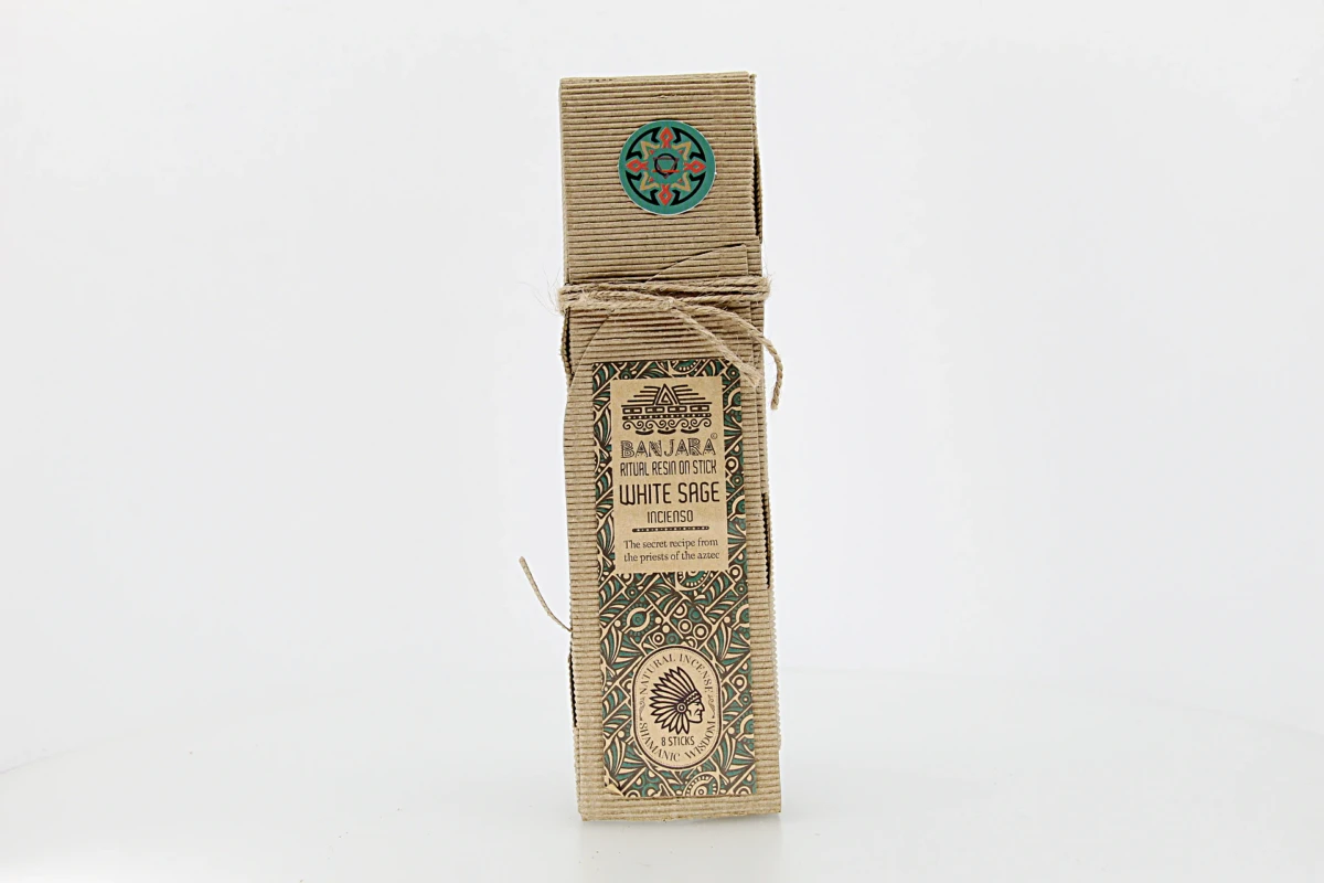 O incenso Banjara é originário da Índia e produzido artesanalmente por artesãos da comunidade tribal Banjara