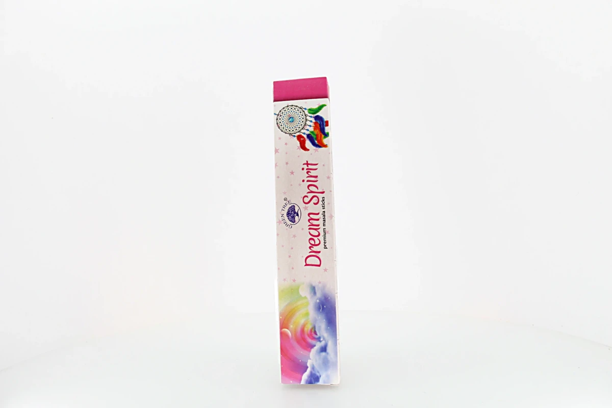 O incenso Green Tree Espírito Sonho é originário da Índia e produzido com ingredientes 100% naturais. Enrolado à mão