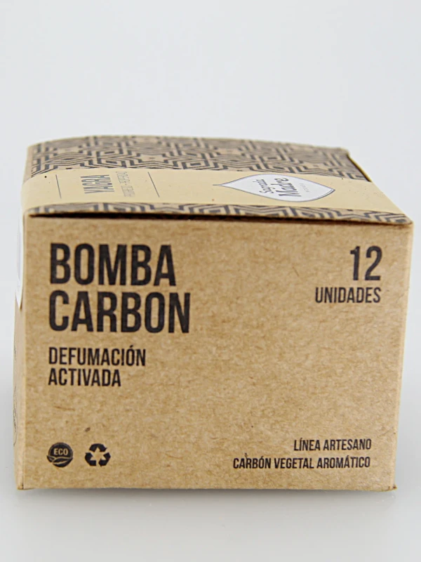 através da libertação de fumo aromático que ajuda a purificar