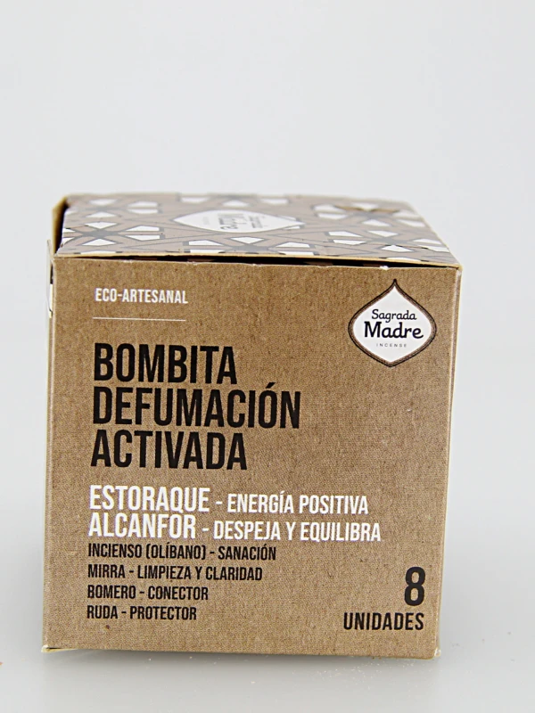 através da libertação de fumo intenso que ajuda a purificar