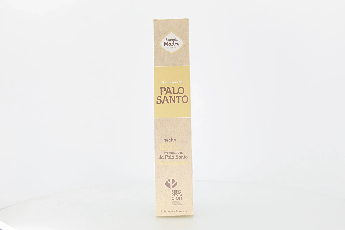 O incenso Madre Terra Pau Santo possui um aroma envolvente e natural