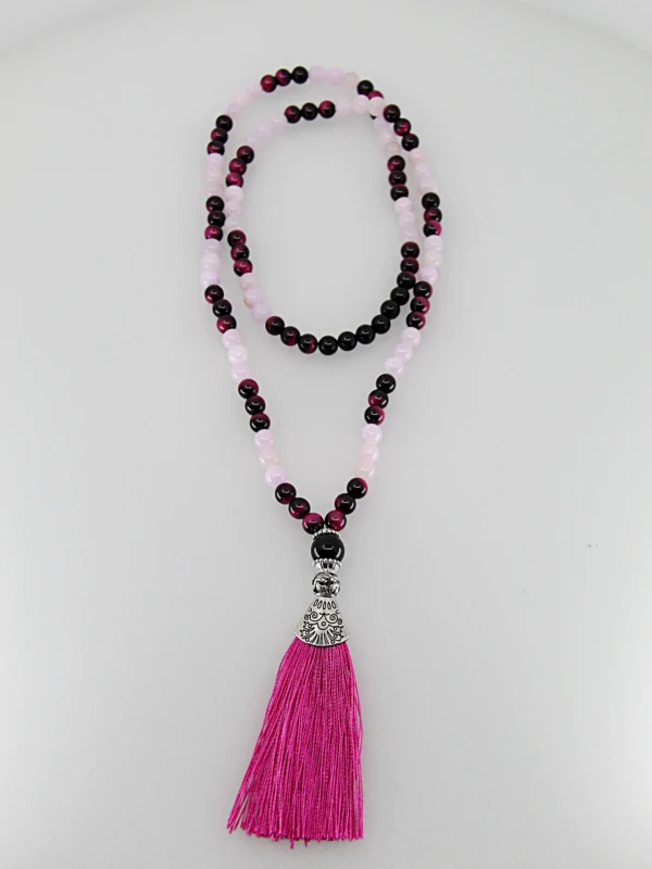 Um japamala é um cordão de contas utilizado na meditação