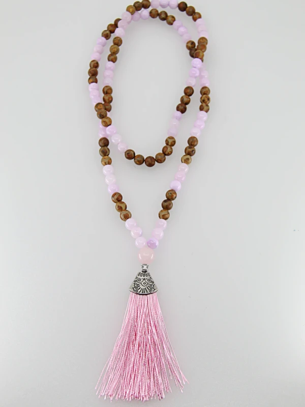 Um japamala é um cordão de contas utilizado na meditação
