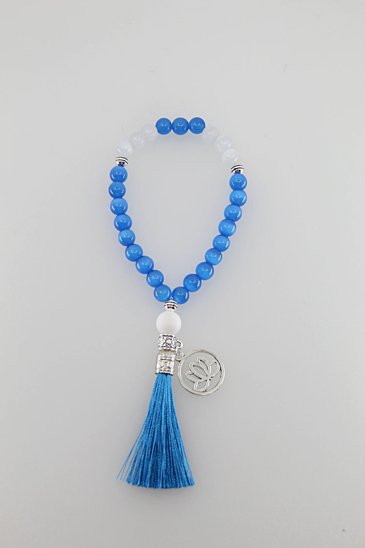 Um japamala é um cordão de contas utilizado na meditação
