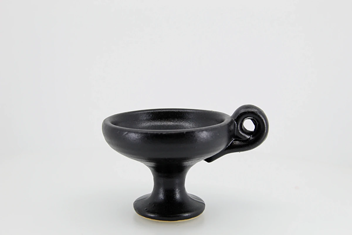 Peça em cerâmica artesanal